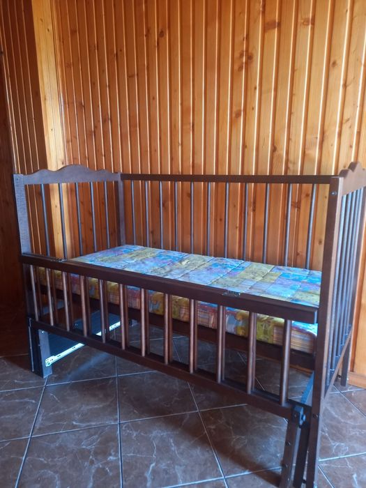 Дитяче ліжечко колиска