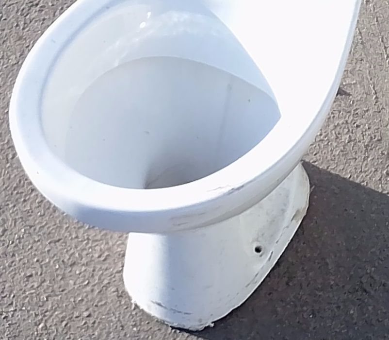 Унитаз бу строительный со стульчаком и крышкой. для строителей от 600