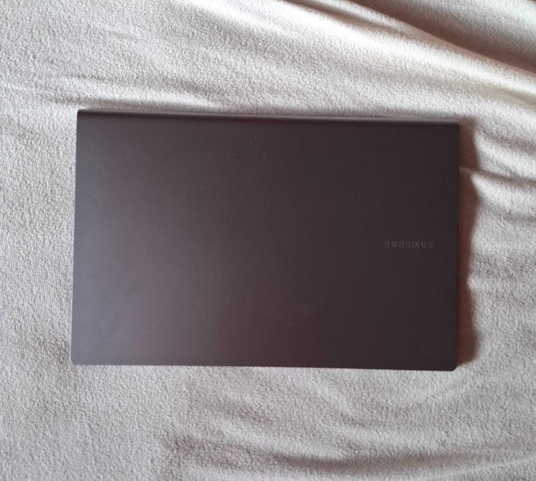 Samsung Galaxy Book S | i5 | super leve | precisa formatação / disco