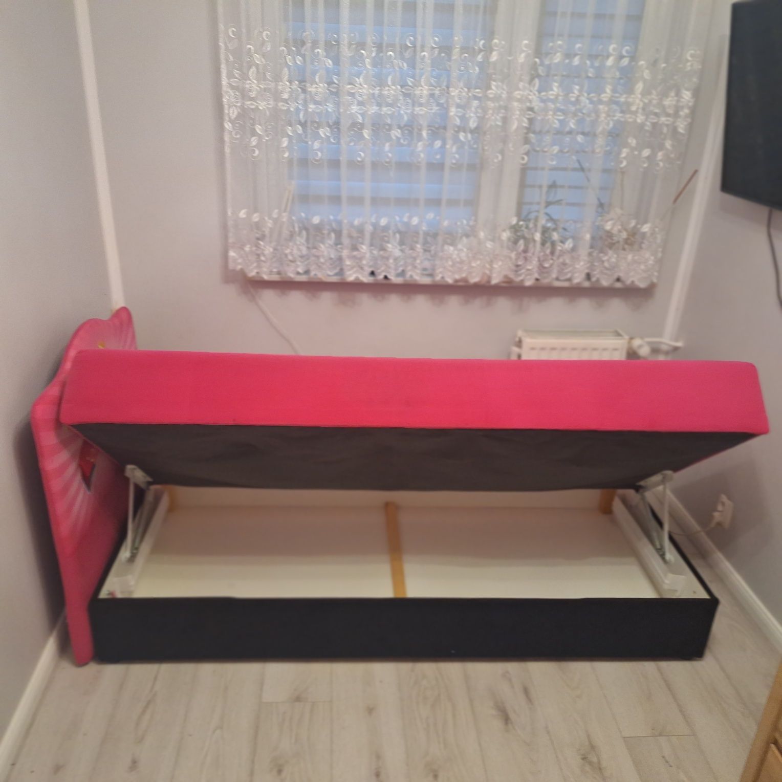 Łóżko dziecięce  że skrzynią
