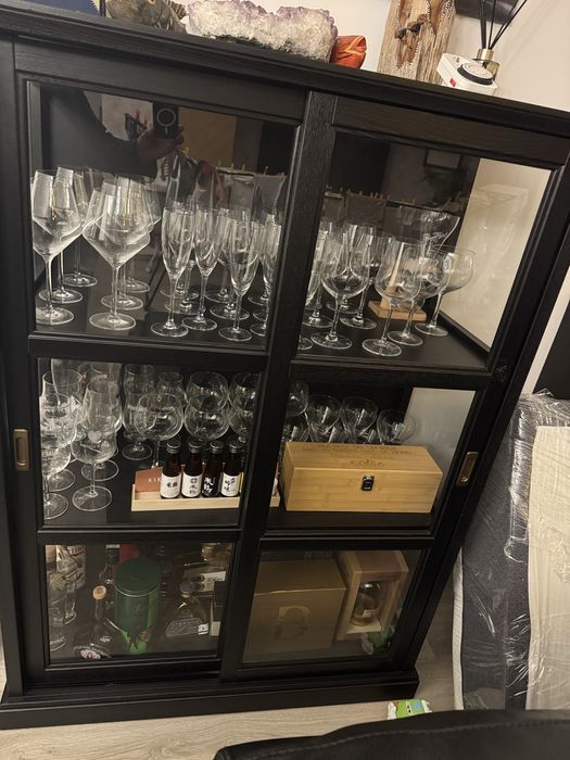 Cristaleira Malsjo Ikea