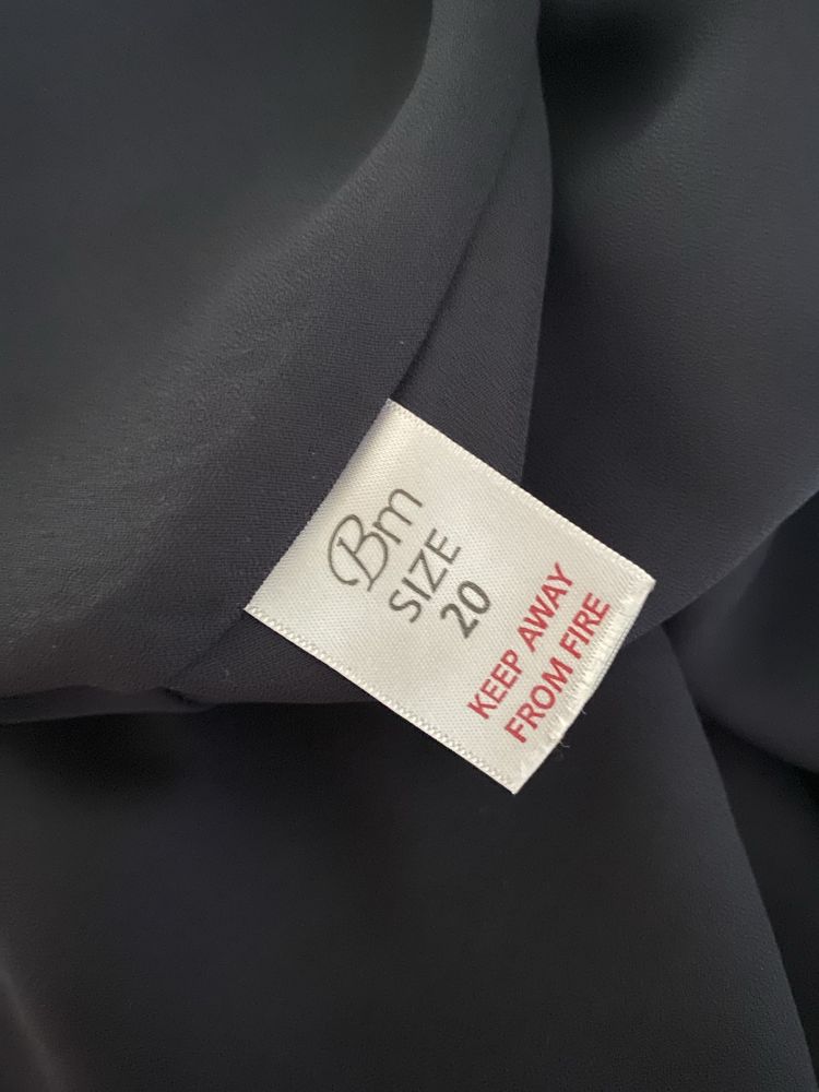 Elegancka sukienka plus size midi wygodna elastyczna