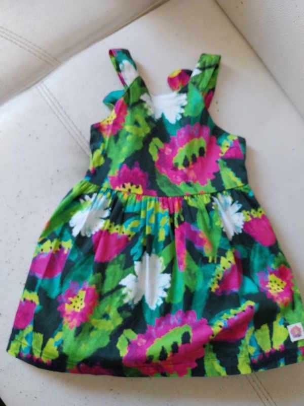 Pack de roupa marca Tuc Tuc em tons de verde e laranja