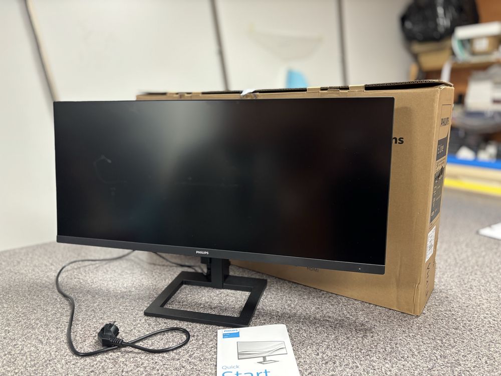 Monitor Philips Eline 34”