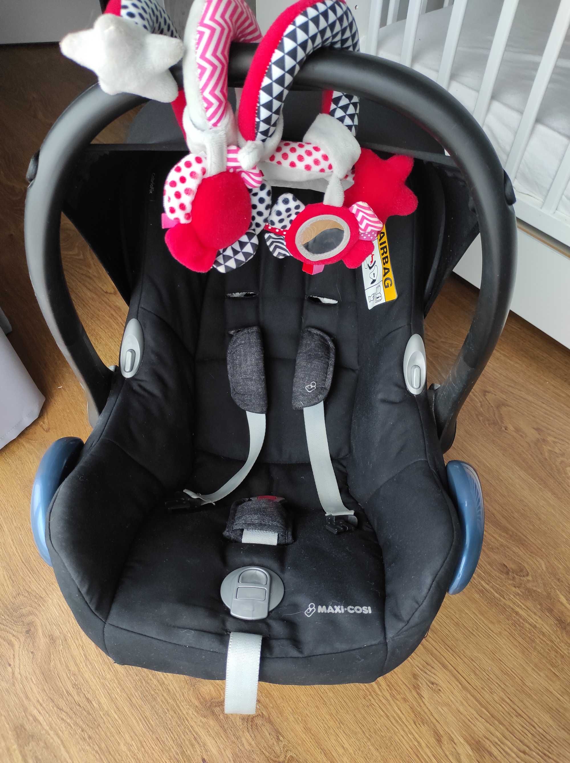 Fotelik nosidło Maxi Cosi Cabrio Fix z wkładką noworodka 0-13kg