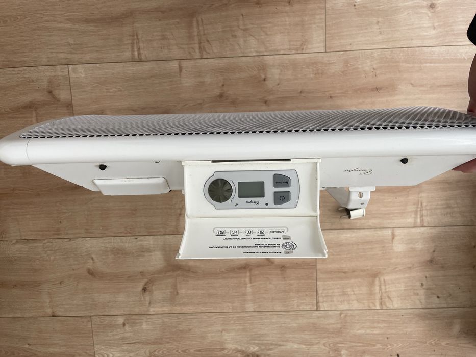 Radiador elétrico de parede 750W