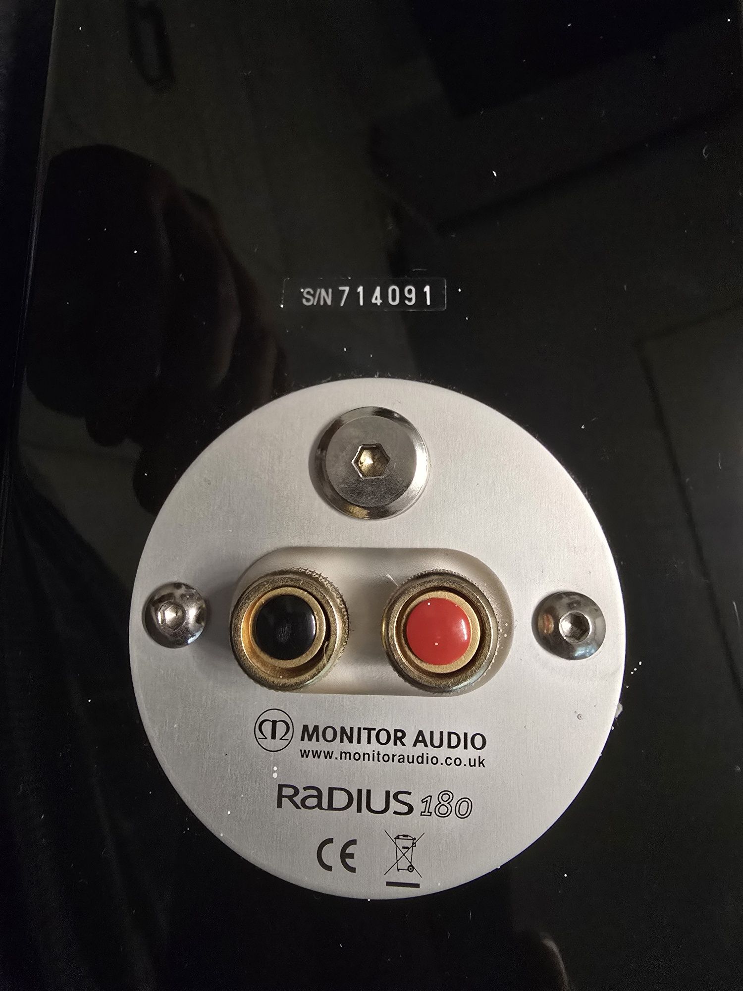 Kolumna centralna Monitor Audio Radius 180 głośnik kina domowego

W pe