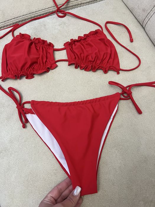 Червоний купальник жіночий