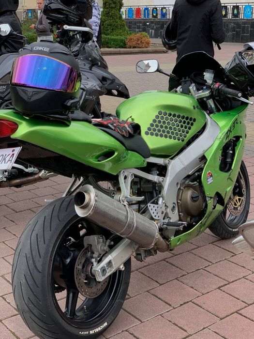 Kawasaki zx9r (2002)