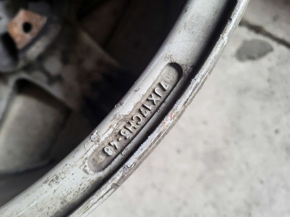 sprzedam alufelgi do Peugeot i opony Nokian 205/60 R16 komplet