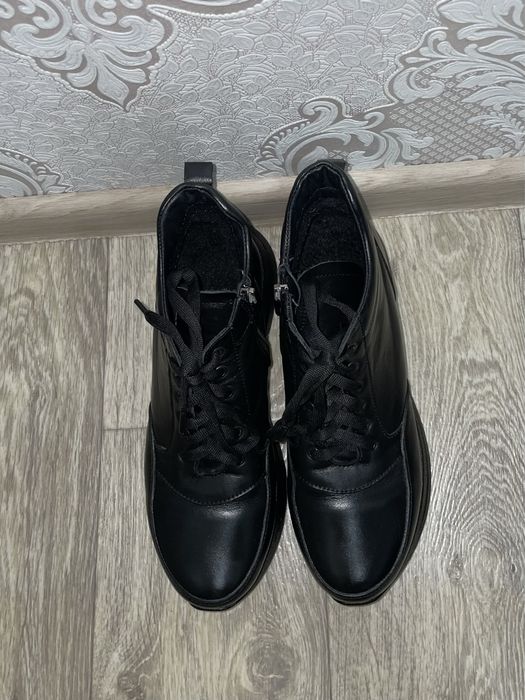 Жіночі шкіряні полуботинки