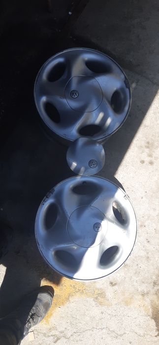 2 jantes com 1 tampão a parte vw sharan