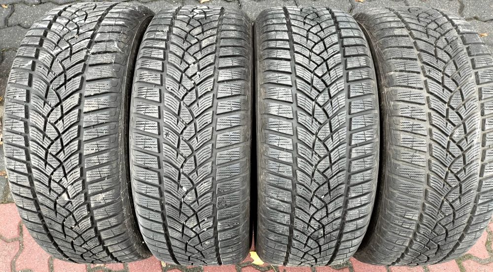 Opony zimowe Goodyear UltraGrip Performance Gen-1 215/50R17 95V