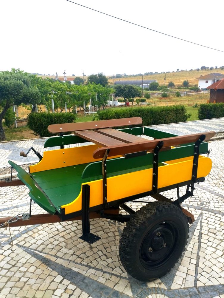 Carroça espetacular, restaurada com Arreios