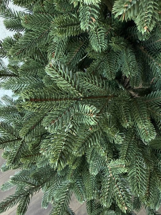 Ялинка штучна лита