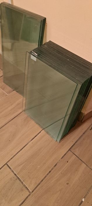 Скляні  полиці  чи  дверки