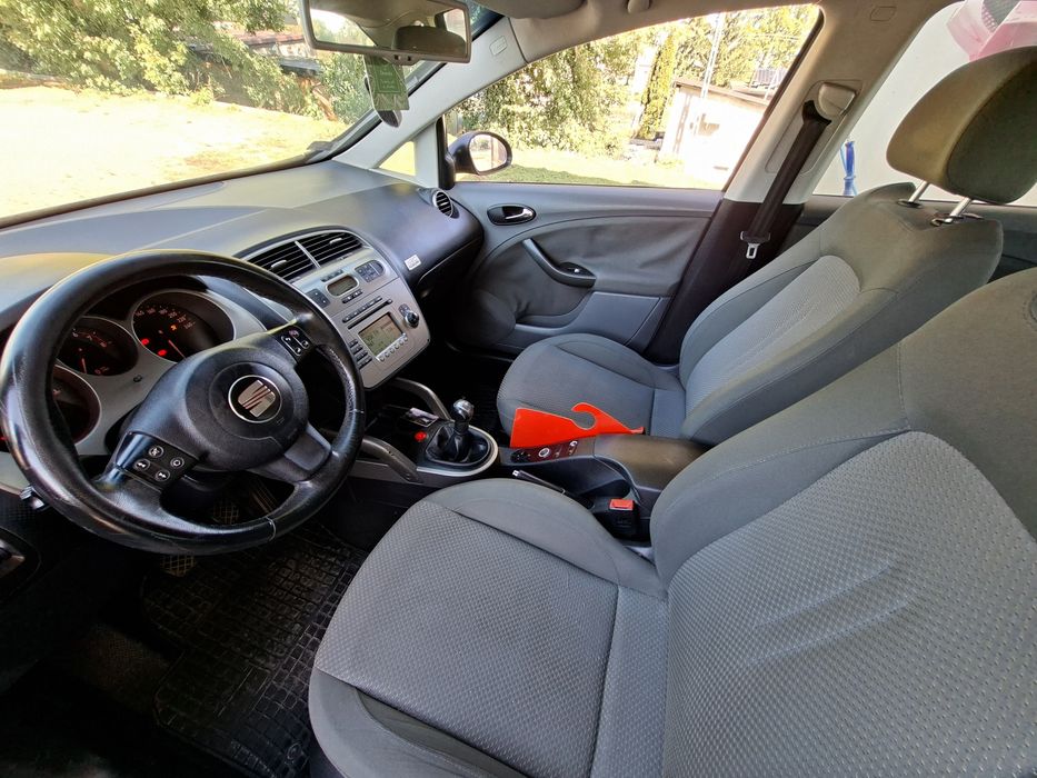 2.0 benzyna klimatyzacja bogata wersja ważne opłaty