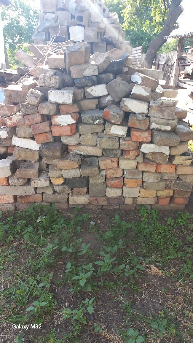 Цегла та шлакоблок б.у