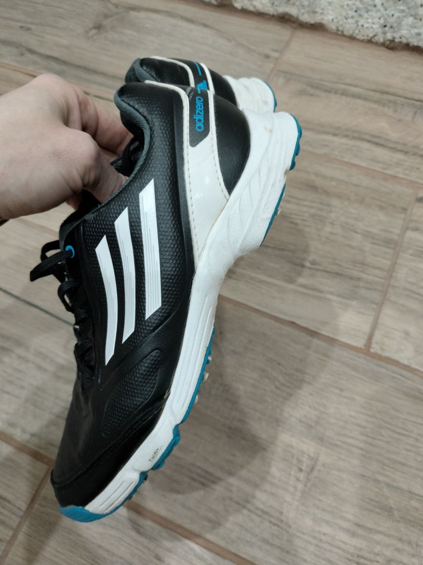 Adidas 35 р. Устілка 21.5.Бампи - шиповки. Футзалки.