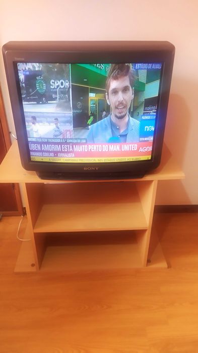 Mesa TV em bom estado