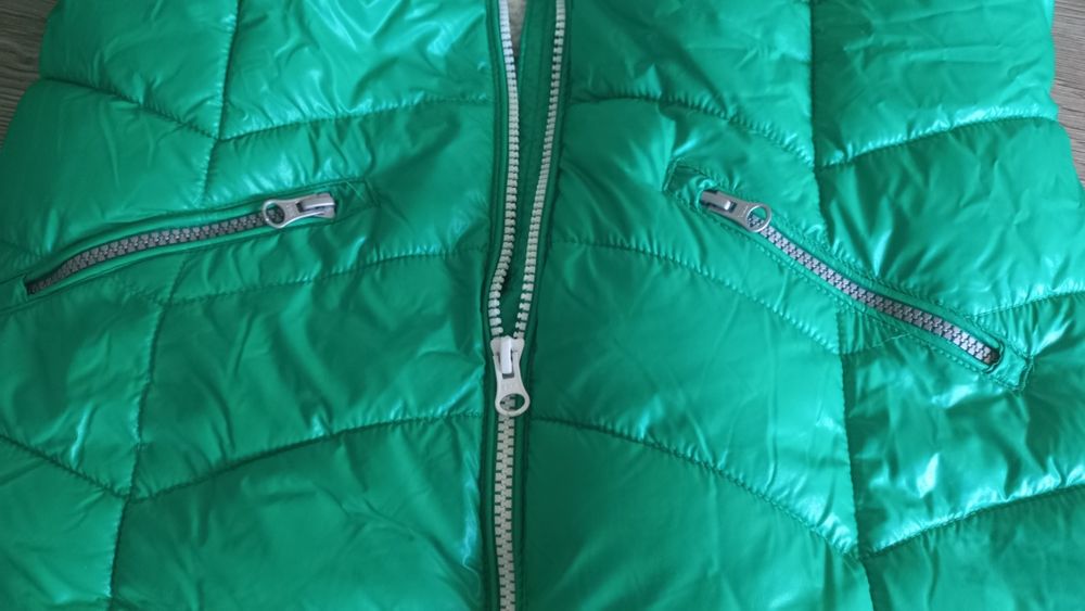 Kurtka zimowa dla dziewczynki w rozmiarze 140