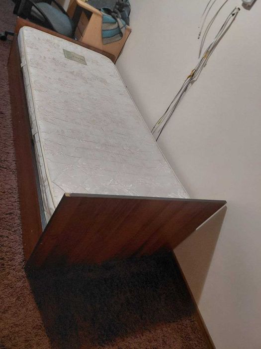 Ліжко з матрацом 90 х 190 см
