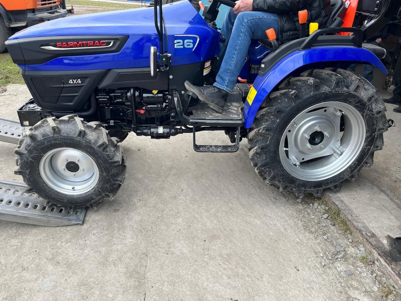 Міні трактор FARMTRAC 26 4WD компактний надійний міинитрактор 
FARMTRA