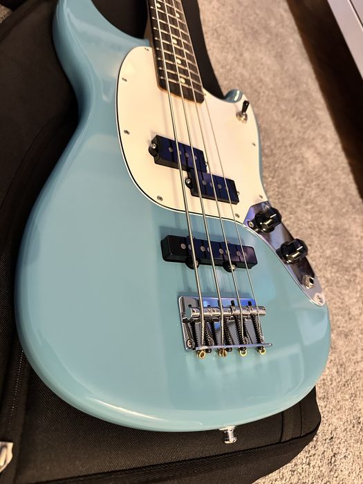 Fender Player II Mustang Bass + Gigbag Fender FBSS-610 + LaBella Flats