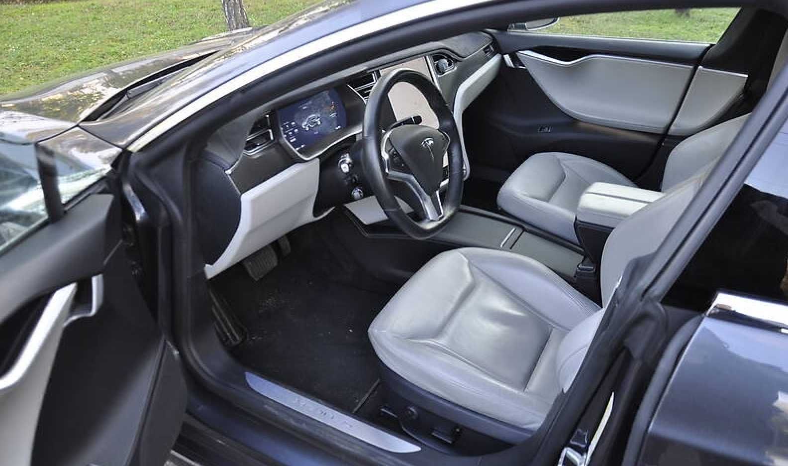 Tesla Model S 2016 90d -