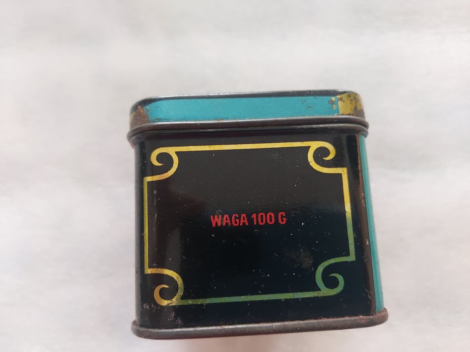 Metalowe pudełko po herbacie indyjskiej PRL vintage