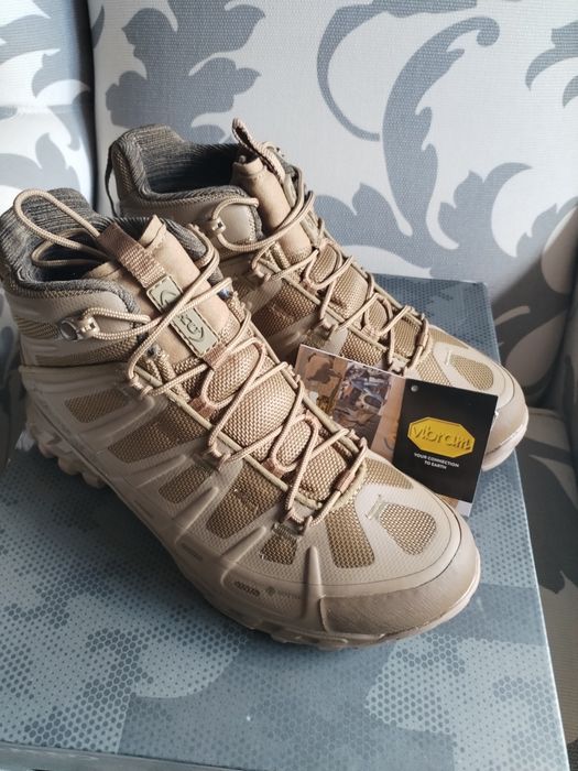 Włoskie profesjonalne buty trekkingowe Aku Selvatica tactical Mid r. 3