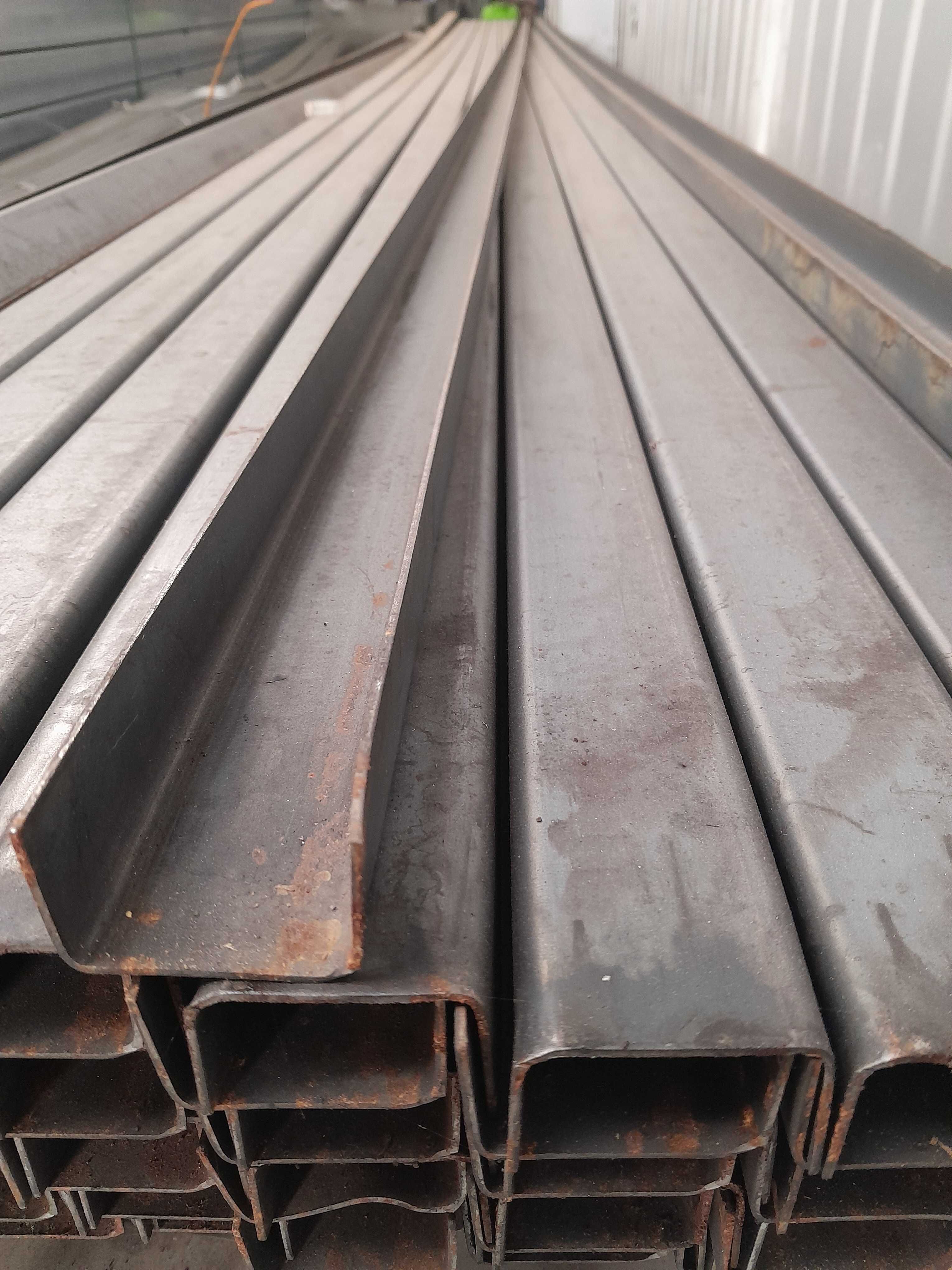 Ceownik półzamknięty bramówka 50 bramowy 50x50x17,5x3 3 6mb sztangi