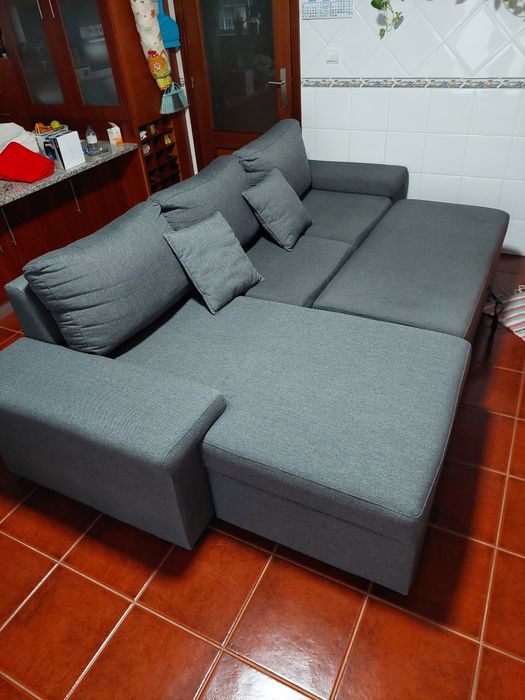 Sofá chaise long com sofá cama
