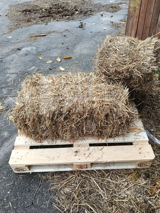 Продам солому в тюках