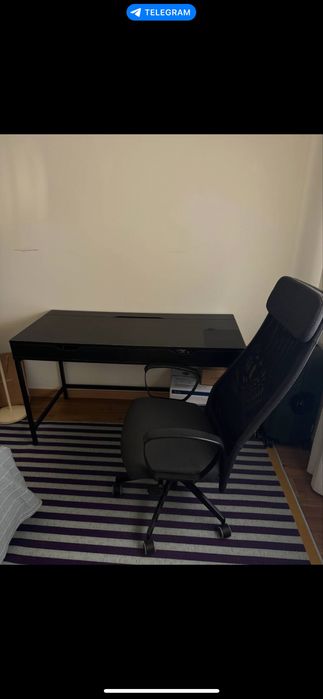 Secretária 132x58 cm, com duas gavetas