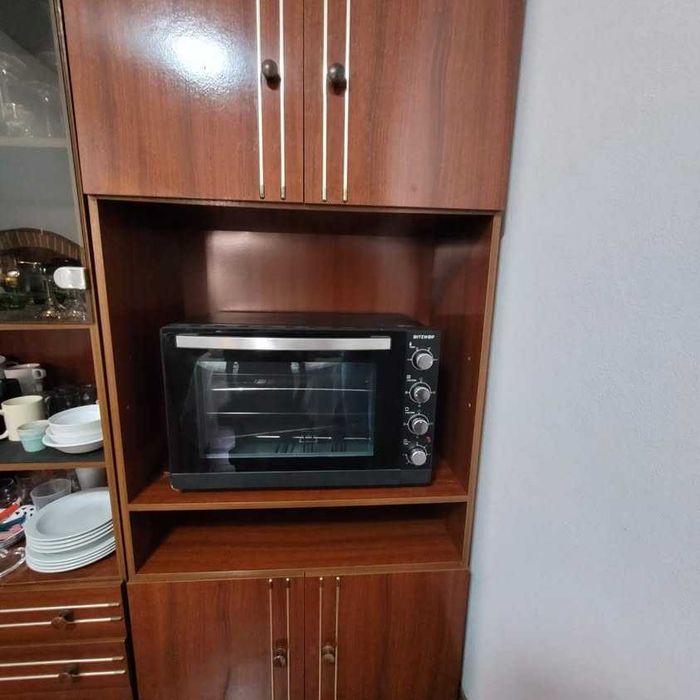 Armário e cristaleira com luz interna