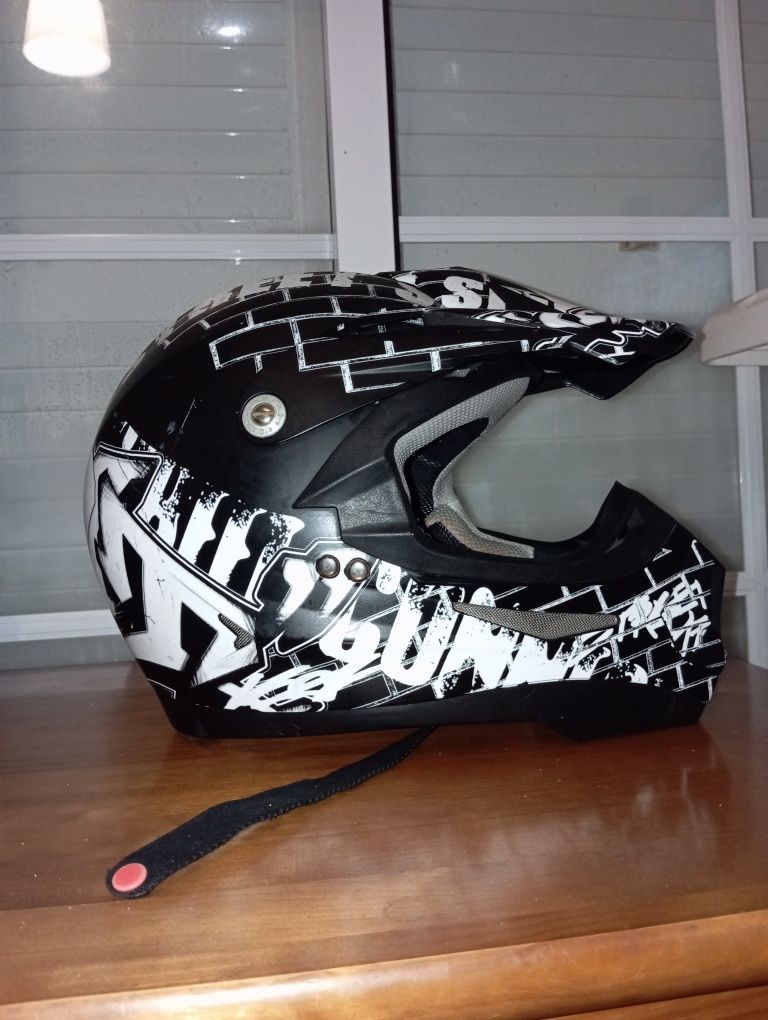 Vende-se capacete masculino