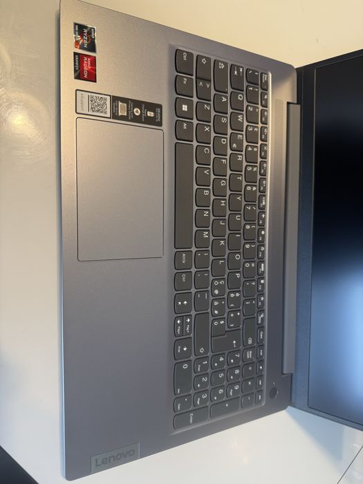 Laptop Lenovo IdeaPad Slim 3! Ryzen 7 7730U, 1 TB SSD, 16GB DDR4 NOWY!