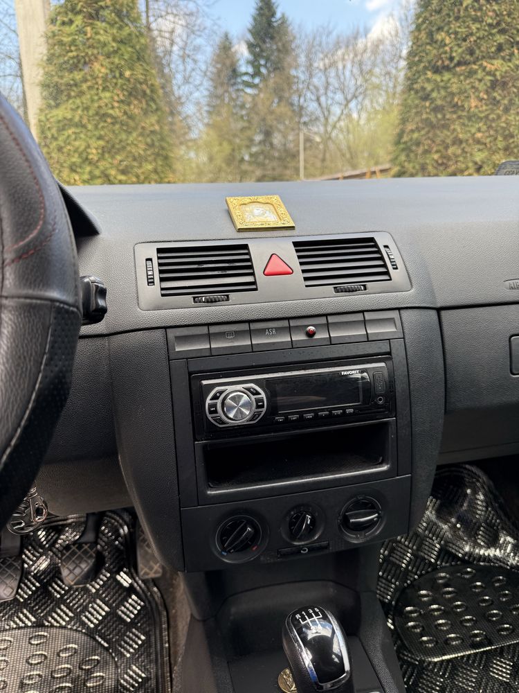 Skoda fabia 1.9 tdi 2003 рік