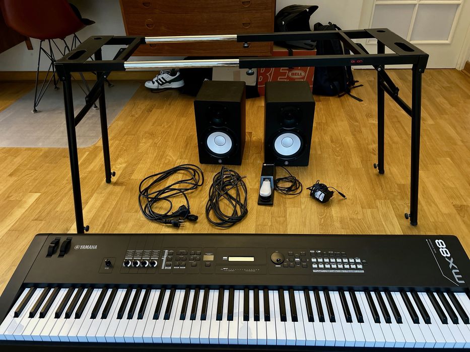 Kibord yamaha mx88 + glosniki yamaha HS7