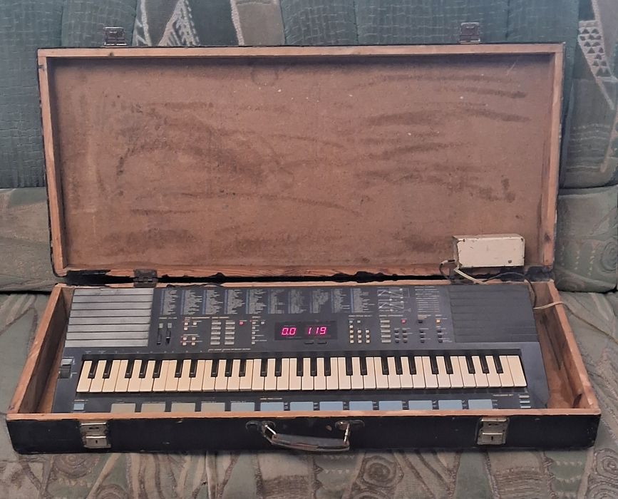 Yamaha PSS-680. Легендарный синтезатор в рабочем состоянии 1985г.