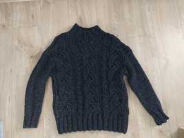 Czarny sweter że srebrna nitka Reserved YFL r.S