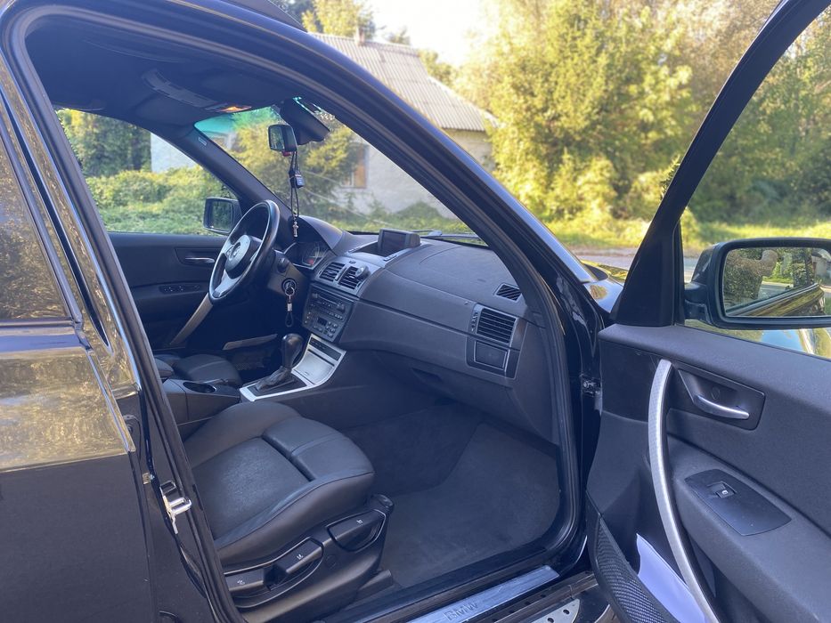 Продам BMW X3 E83