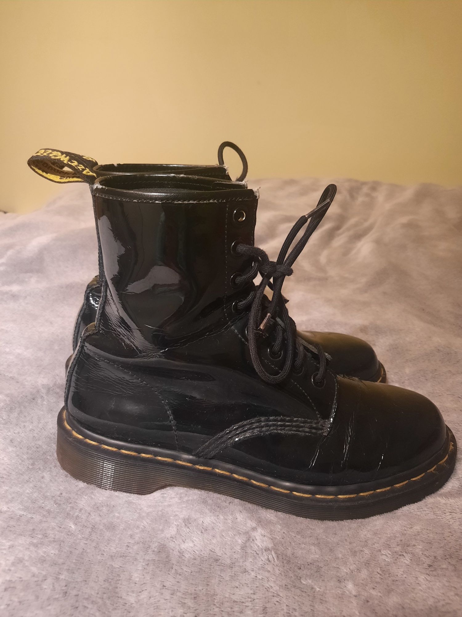 Martensy dr Martens lakierowane