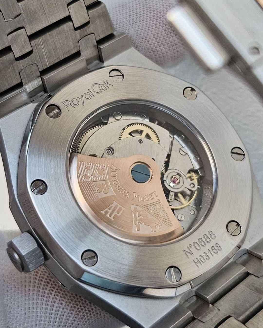 Швейцарские часы Audemars Piguet Royal Oak. Механика с автоподзаводом