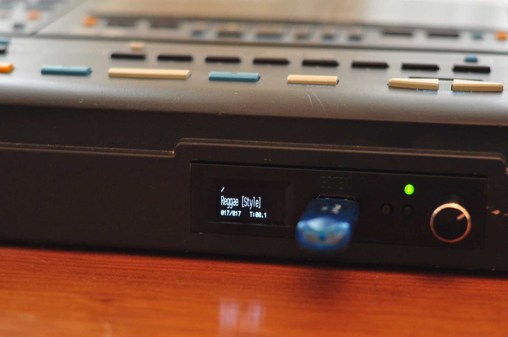 Roland RA-95 (com leitor de pen USB integrado) em excelente estado