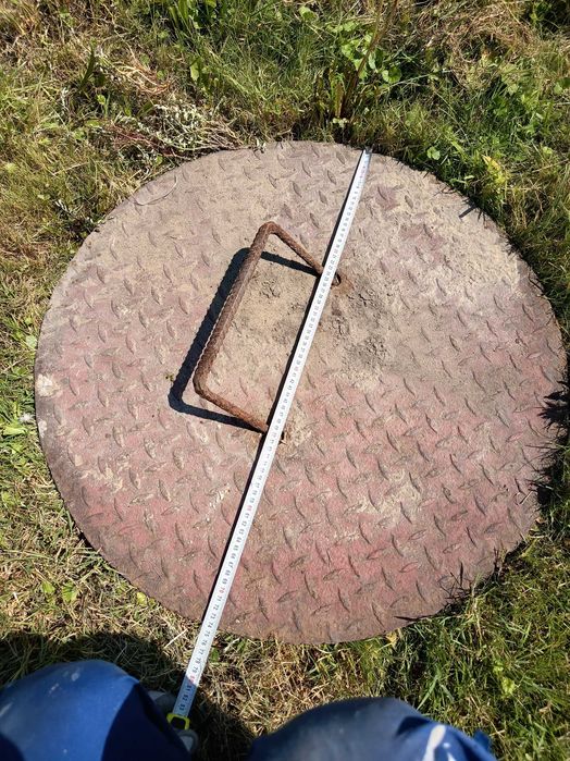 Metalowa pokrywa szamba / studni / włazu 74 cm