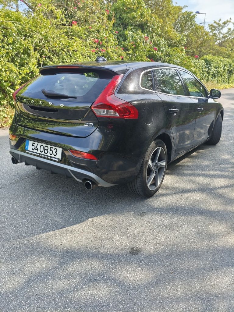 VOLVO V40 1.6 D2 R-Design | 2013 | 159.743 km