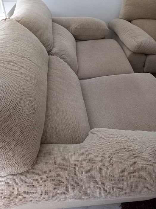 Sofá confortável com assento extensível