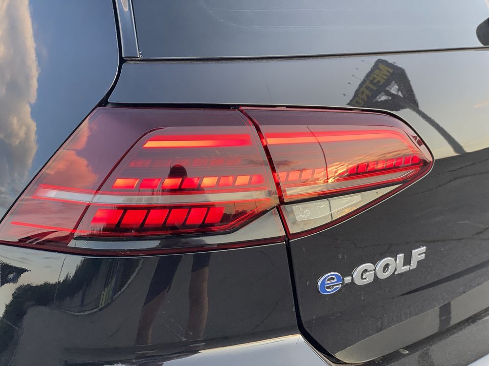 Продам самый максимальный VW E-Golf 36kw TOP